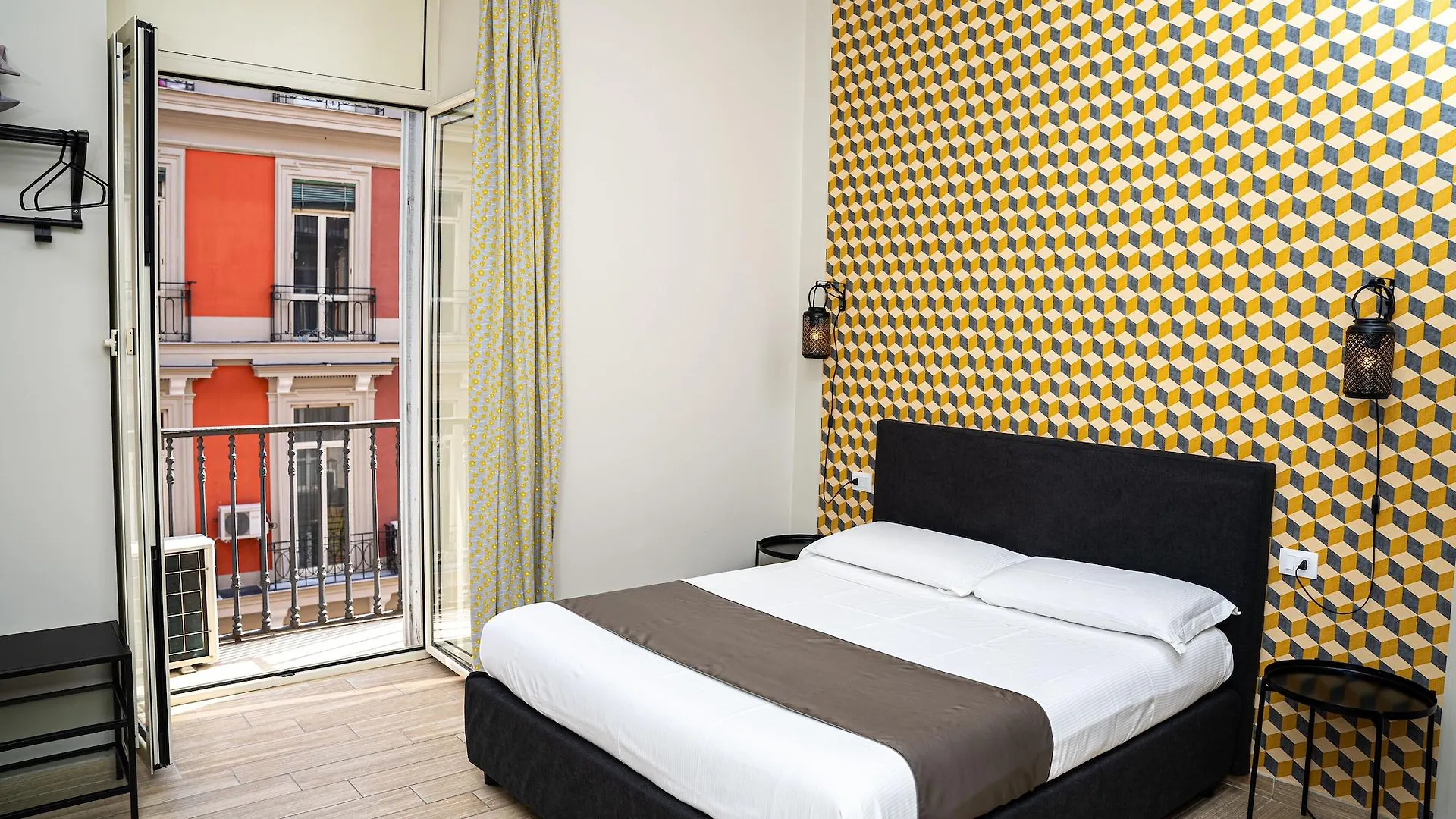 Oda ve Kahvaltı Napoli City Rooms