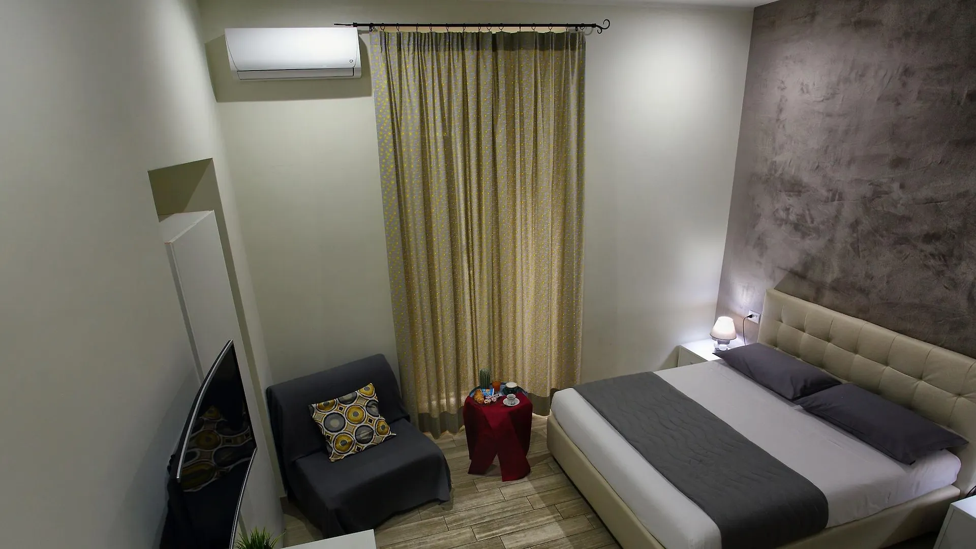 Oda ve Kahvaltı Napoli City Rooms