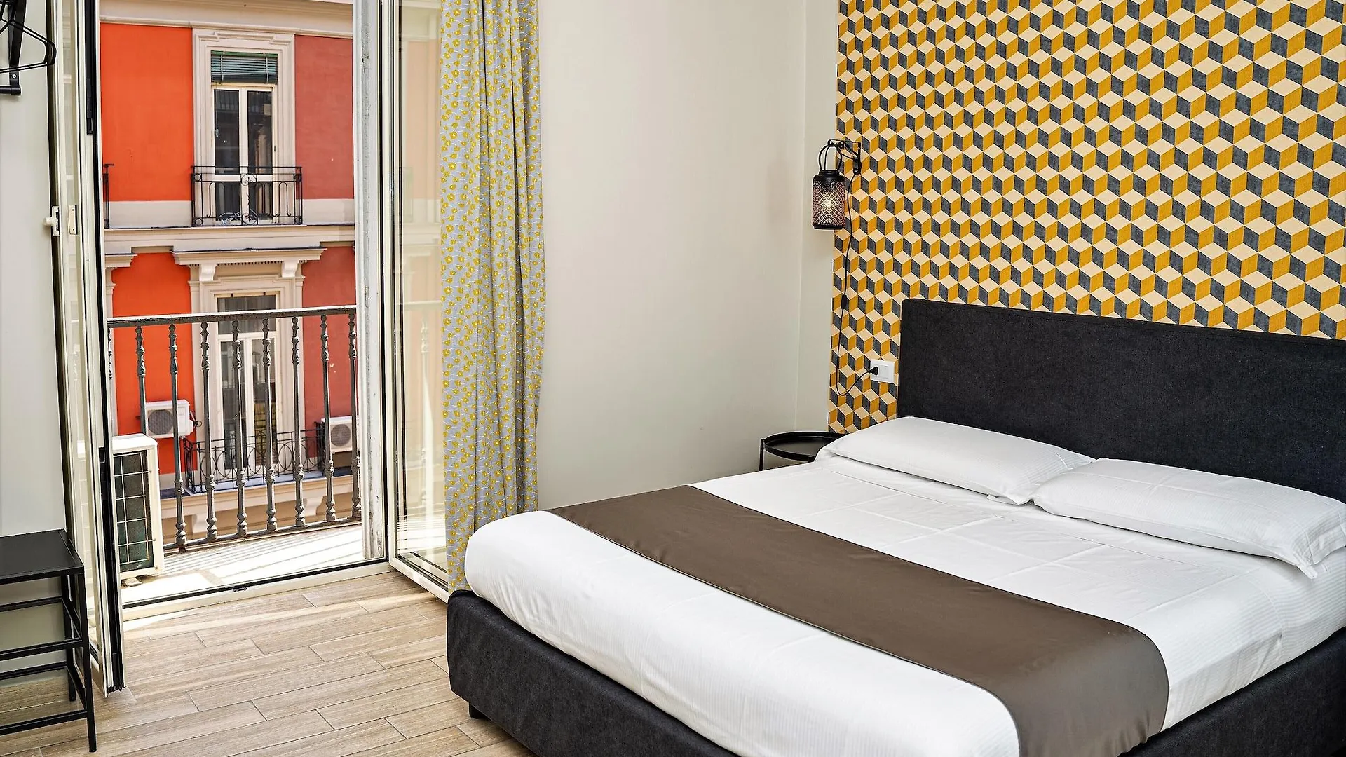 Oda ve Kahvaltı Napoli City Rooms