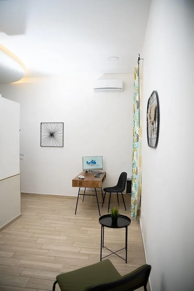 Napoli City Rooms İtalya
