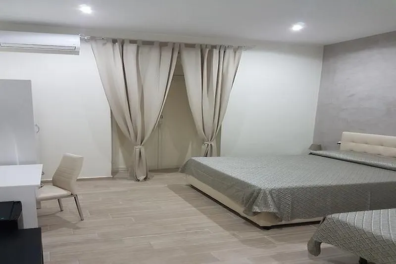 Oda ve Kahvaltı Napoli City Rooms