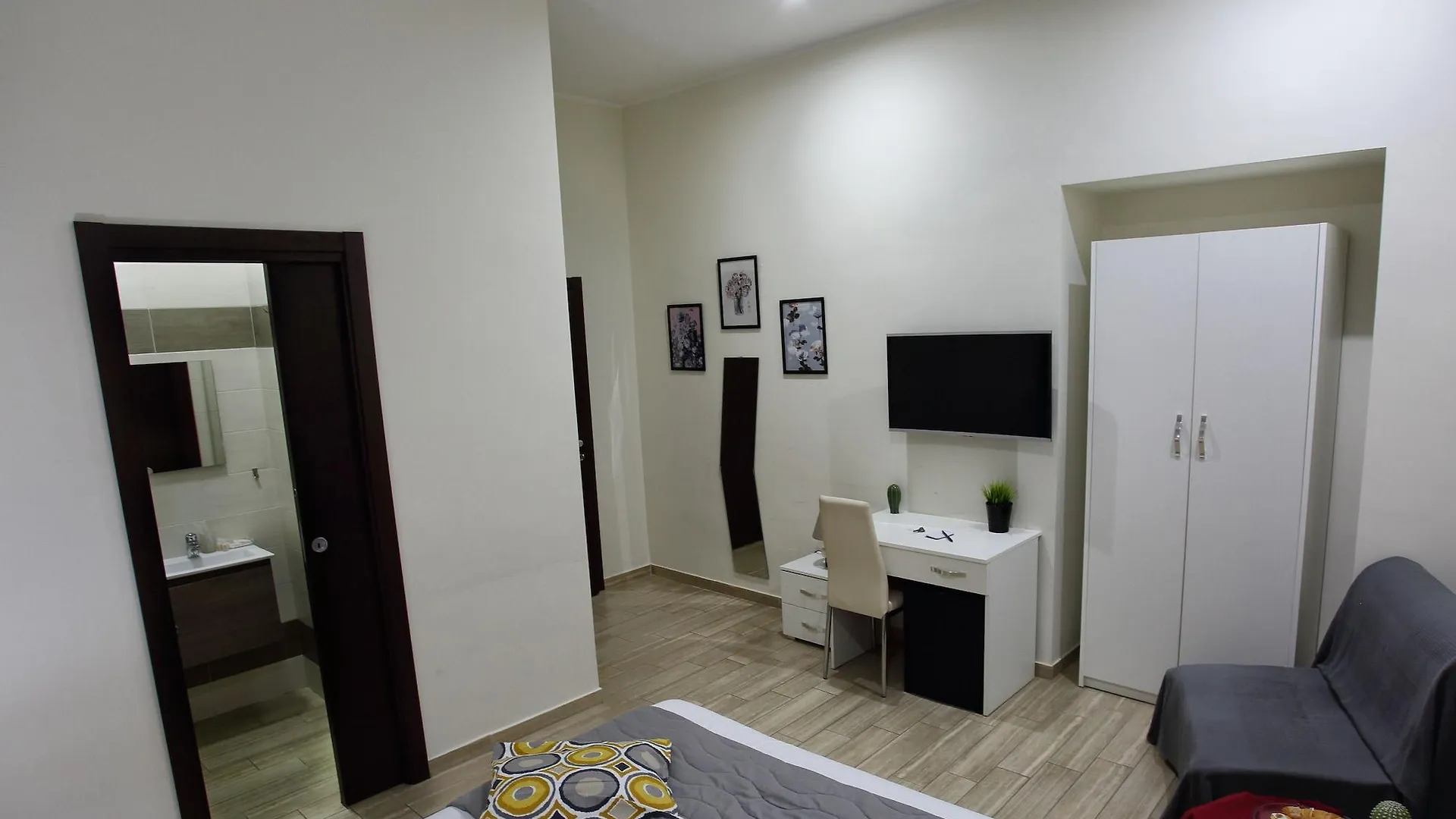 Napoli City Rooms Italy