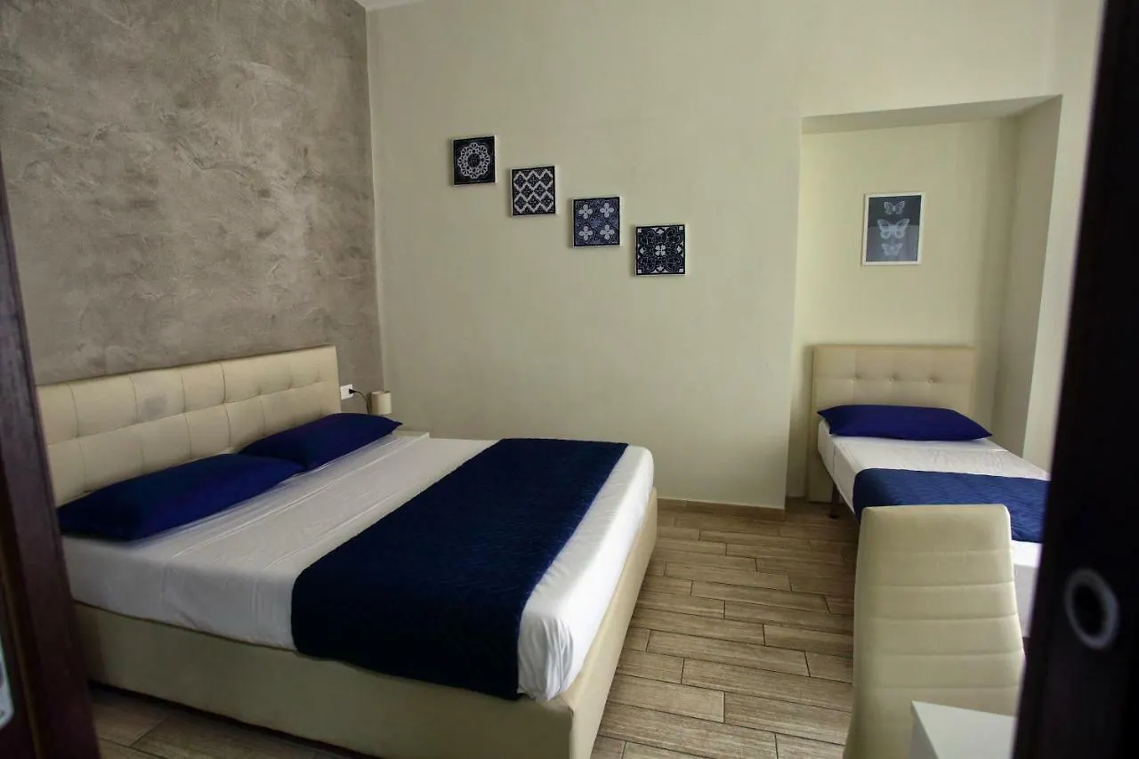 *** Bed & Breakfast Napoli City Rooms Italy