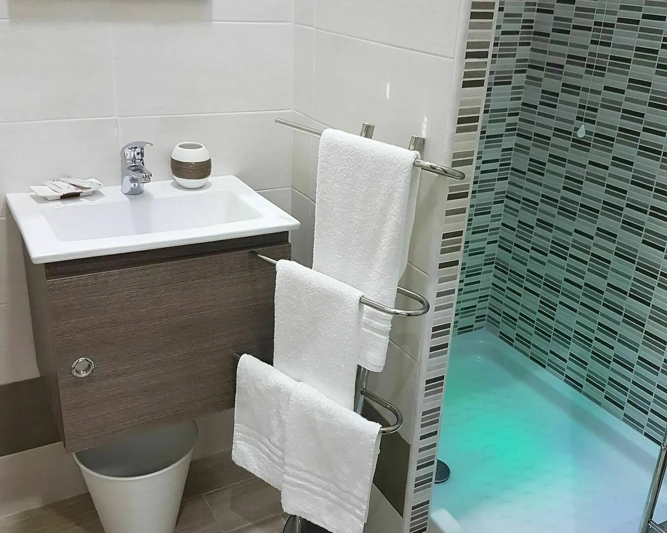 Napoli City Rooms 3*, Naples