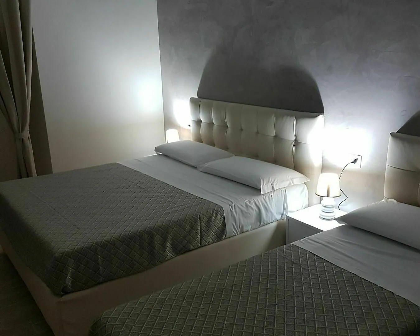 Napoli City Rooms 3*, Naples